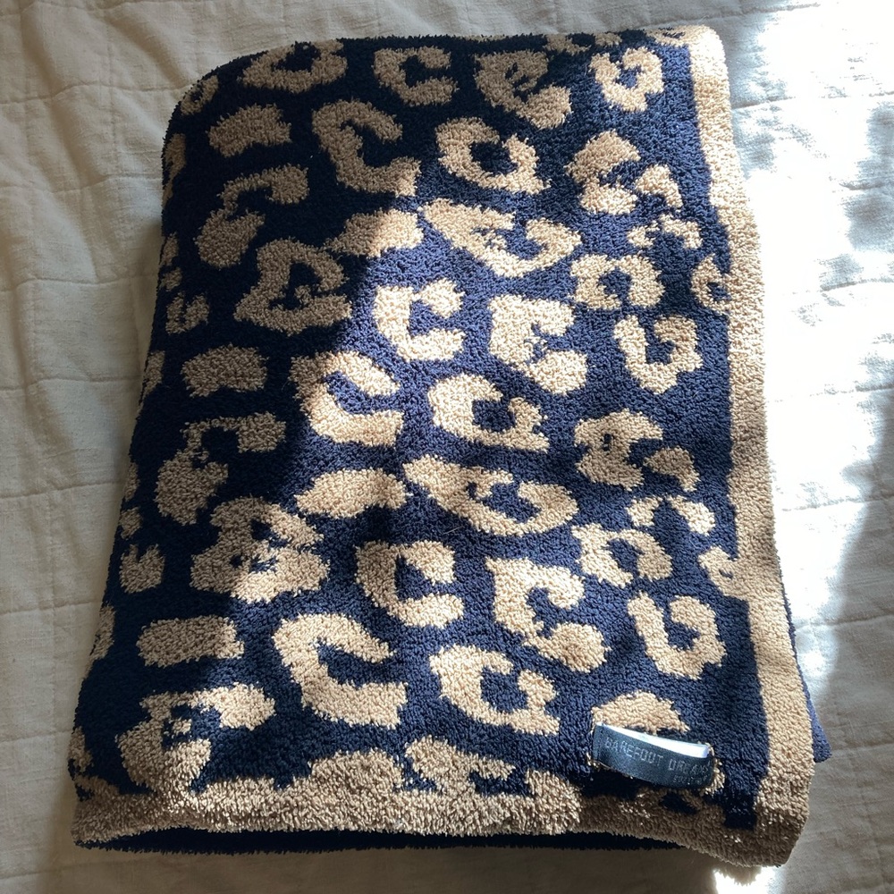 Barefoot Dreams CozyChic Barefoot in the Wild Throw (Camel/Black)